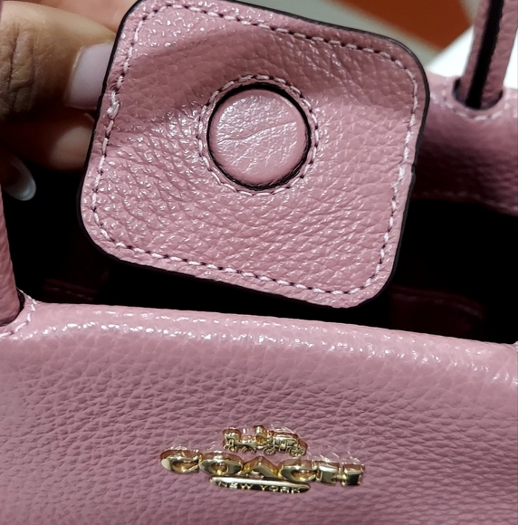 Coach Mini Crossbody (NWOT) Never Used. New. Price Is Negotiable - Picture 6 of 17